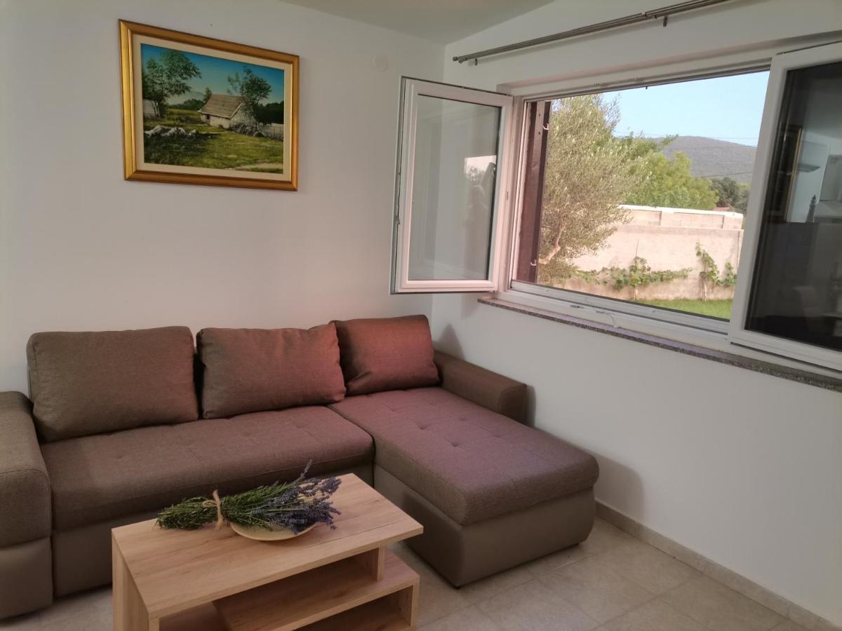Frane Villa